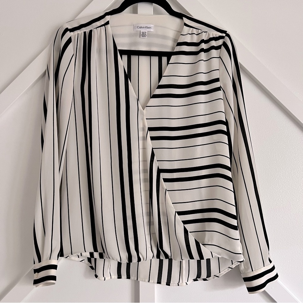Calvin Klein Long sleeve Blouse, White with Black Pinstripe, extra small